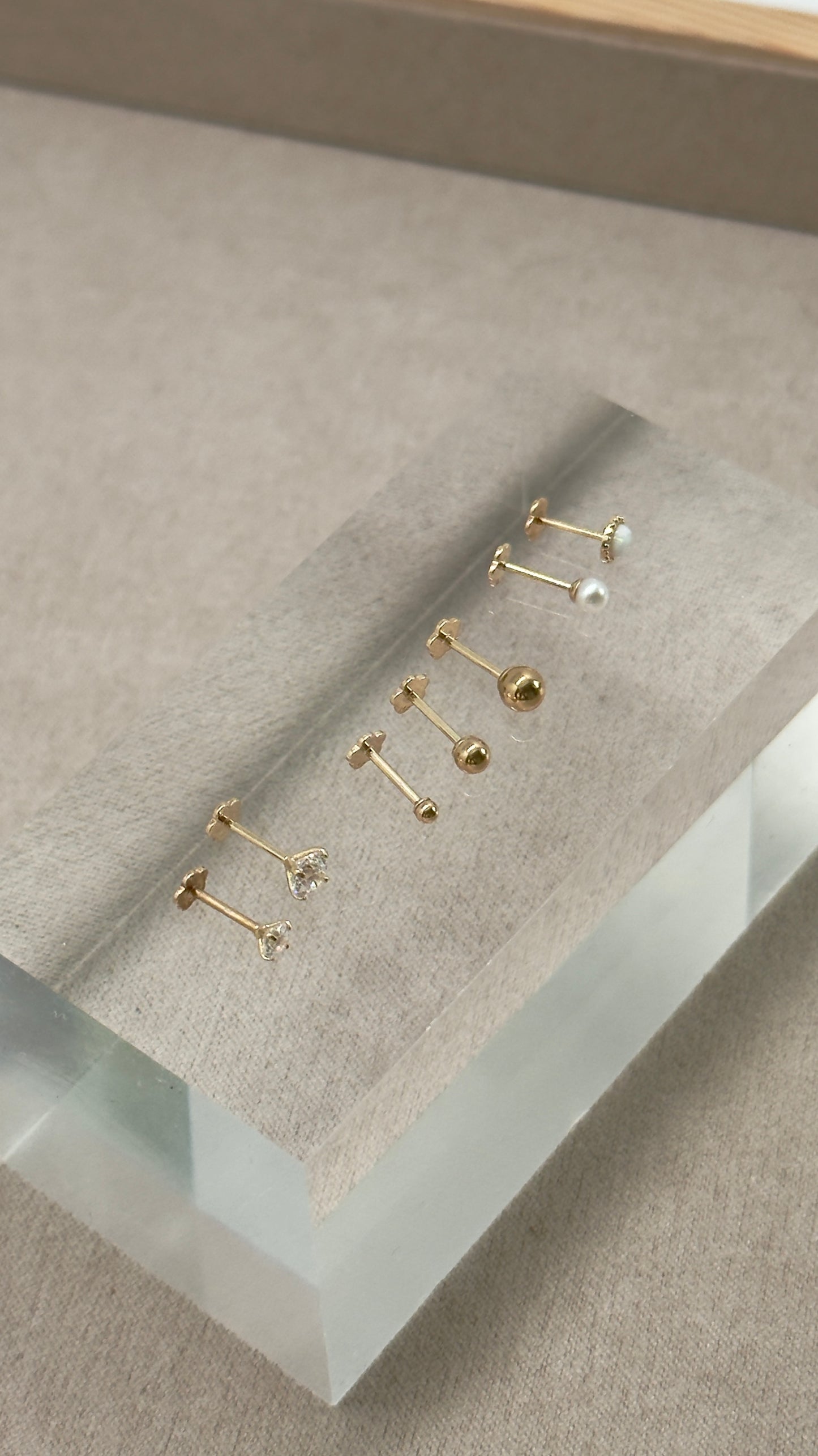 Natural Pearl Flat Stud Earring | 14k Gold Flat Back Piercing Stud | Minimal Everyday Cartilage & Lobe Earring | SINGLE